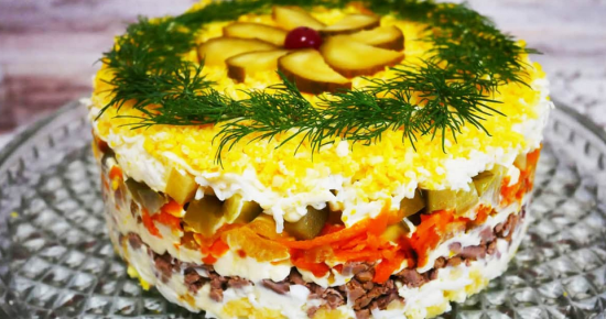 Найкращий салат на зимові свята: "Різдво" — гості "зметуть" його зі столу першим