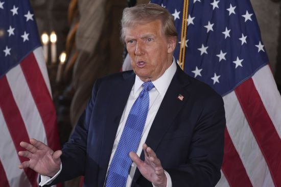 Прогрес у "припиненні війни", "астрономічні втрати" та очікування від Зеленського: про що сказав Трамп у Флориді