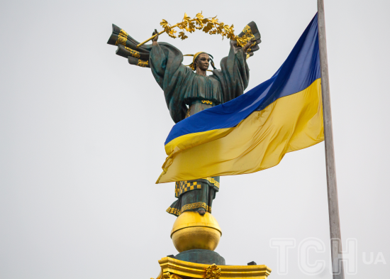 Нове бронювання та податки, "тисяча Зеленського" та зимові свята: які зміни чекають на українців у грудні