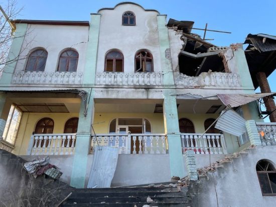 В селі Івано-Франківської області ракета влучила у будинок: фото