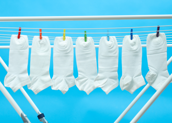 Навіщо надягати шкарпетку на пляшку: точно не здогадаєтеся, для чого цей корисний лайфгак