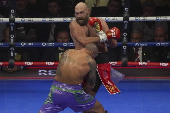 "Хоче грошей": промоутер Усика прокоментував бажання Ф'юрі провести третій бій з українцем