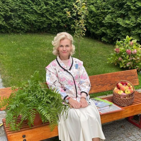 Дружина Садового зізналась, чому не склалась її кар'єра та на які кошти живе сім'я