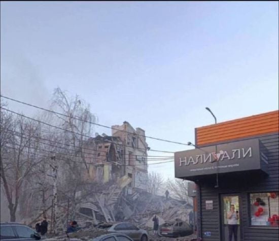 Ракетний удар по Кривому Рогу: чотирьох людей врятували з-під завалів