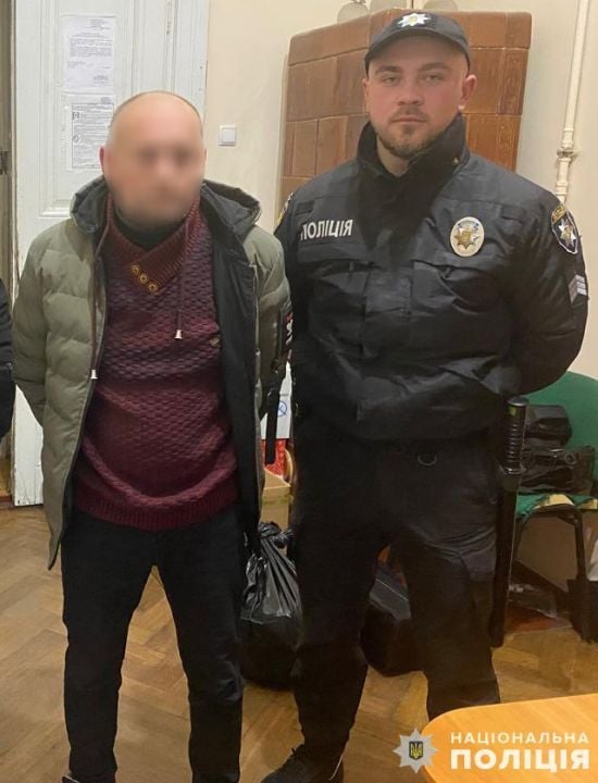 На Львівщині затримали чоловіка, який завдав співмешканці та її сину ножових поранень
