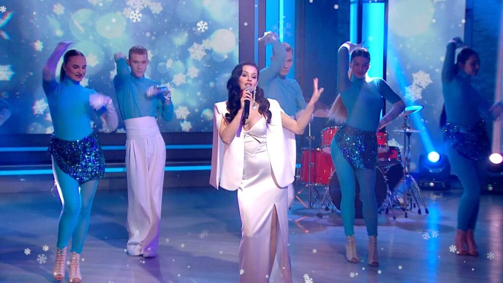 Мрійте, бо саме час мріям здійснюватись: Вікі Роуз презентує пісню “Новорічна” Мрійте, бо саме час мріям здійснюватись: Вікі Роуз презентує пісню “Новорічна”