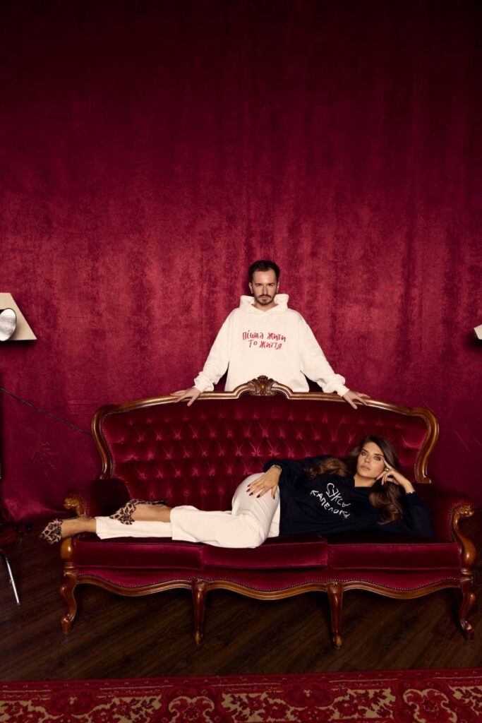 Співачка Lada та відомий блогер Андрій Черепущак запрем’єрили наживо майбутній спільний трек “Армагедець”