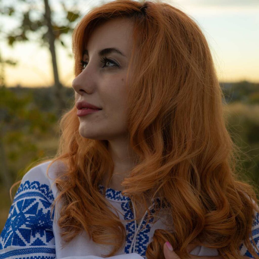 Блогерка і співачка ALILO презентує новий трек 'Малювали' — музичне нагадування про цінність часу