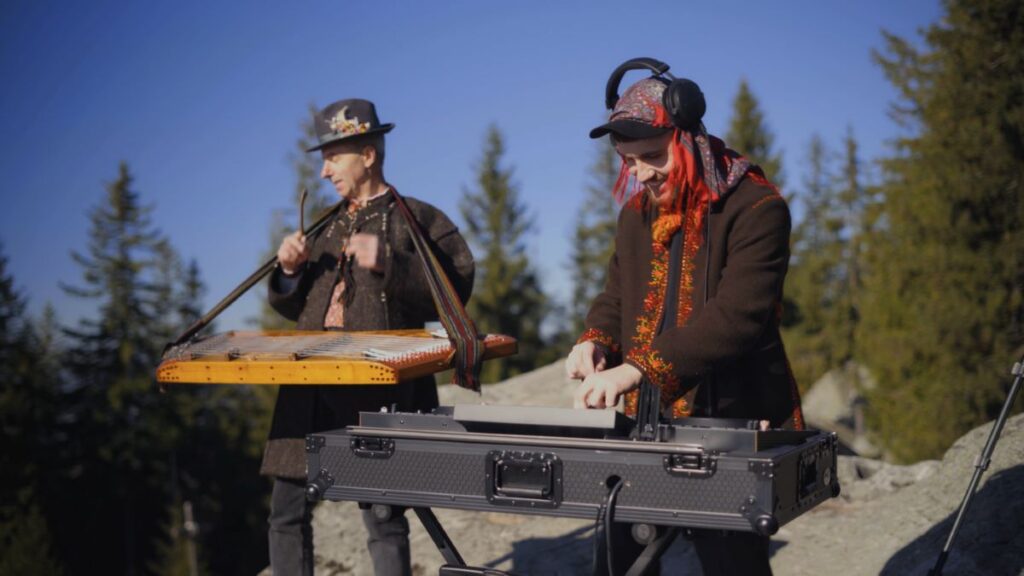 “Цимбали” від hOsT: в Україні народжується новий музичний стиль HutsulHouse “Цимбали” від hOsT: в Україні народжується новий музичний стиль HutsulHouse