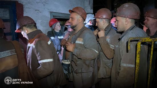 На Дніпропетровщині через аварію на глибині понад 1300 метрів опинилися заблокованими 135 шахтарів
