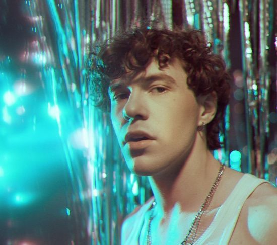 Скандальний учасник нацвідбору на "Євробачення" відповів, чому під час війни слухає пісні росіян