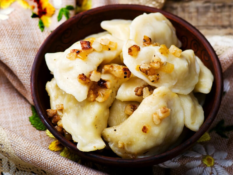 Вареники з цього тіста виходять смачними та ніжними. Рецепт, який ніколи не підведе