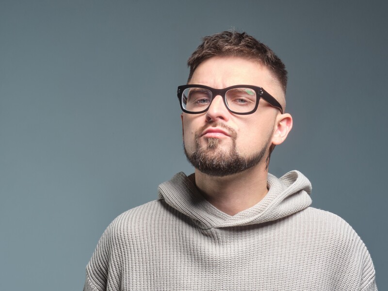 Робота із Dzidzio, життя в Італії й перші гроші в шість років. Найцікавіші факти про співака Julik