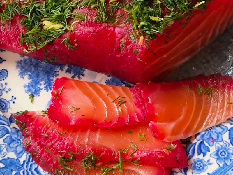 "Головне – дотримайтеся пропорцій та цукру" – рецепт слабосолоного лосося "гравлакс" із горілкою
