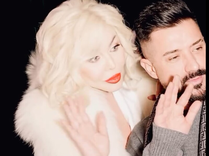 "Здається, це любов". У мережі показали, як 47-річний "мачо" Налчаджиоглу запалював із 54-річною Білик