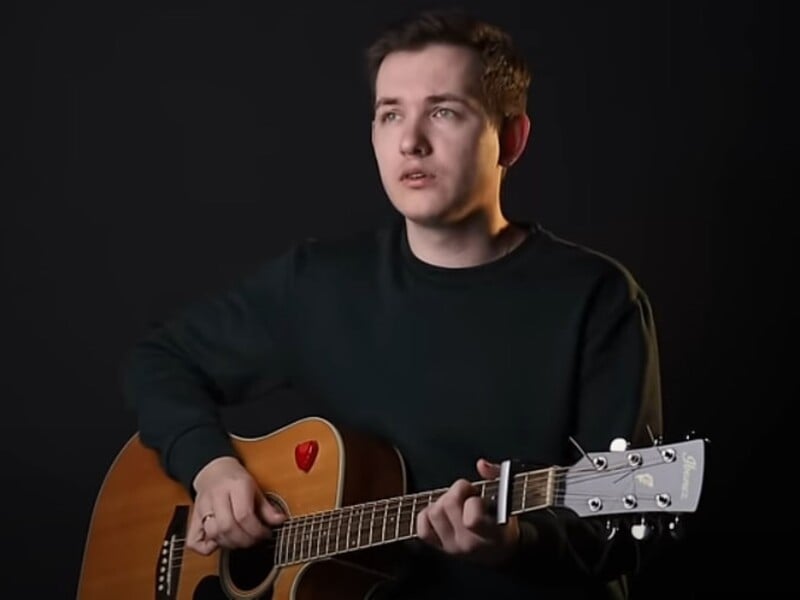 "Рекорд, який не тішить". Українська поминальна пісня зібрала понад 1 млн переглядів у TikTok за два дні