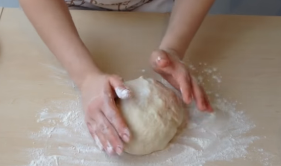 Навіщо досвідчені кулінари додають до тіста мінеральну воду