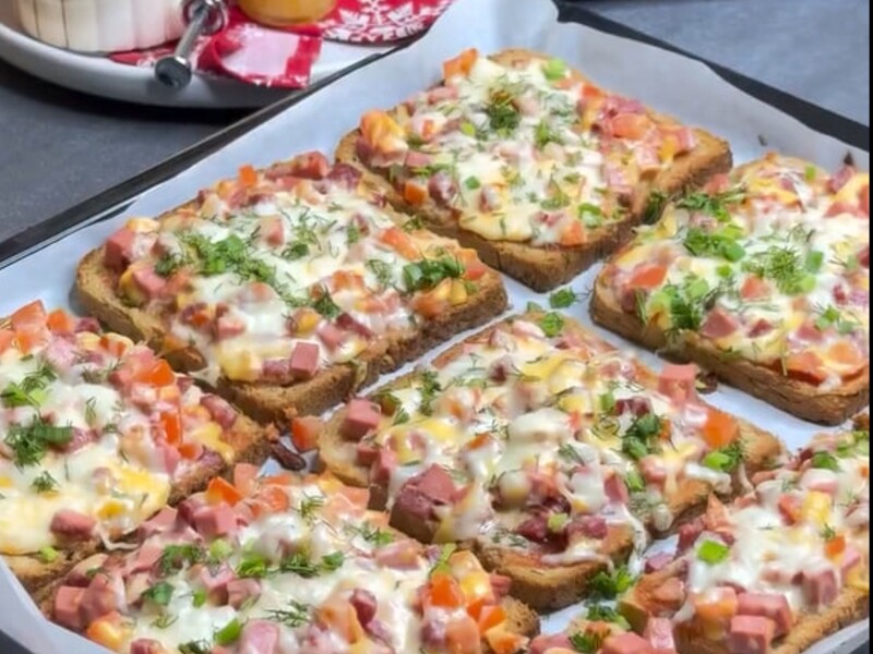 Змішайте це з ковбасою – і вийдуть смачні гарячі бутерброди. Простий і швидкий рецепт