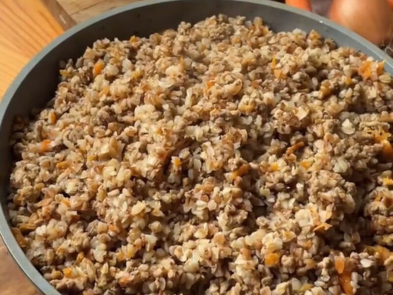 Додайте це на сковороду – і вийде ідеальний гарнір. Перевірений рецепт гречки по-купецьки