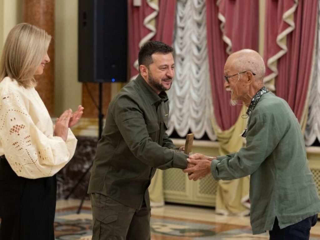 Японець Цучіко, який живе у Харкові та називає себе волонтером, у Японії відсидів у в'язниці за крадіжки Японець Цучіко, який живе у Харкові та називає себе волонтером, у Японії відсидів у в'язниці за крадіжки