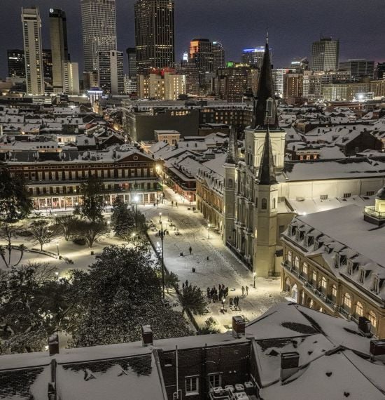 Перший сніг за 15 років: зимовий шторм паралізував життя у Новому Орлеані (фото)