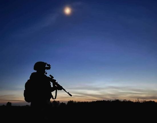 Дрони знову атакували нафтобазу в Енгельсі, ситуація на фронті: головні новини ночі 14 січня 2025 року