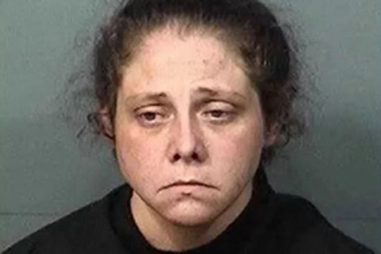 Жінку спіймали з повною сумкою наркотиків із написом "Точно не сумка з наркотиками" – фото