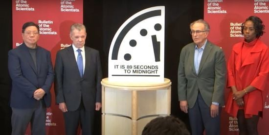 "Небезпечно близько" до кінця світу: стрілки Годинника Судного знову перевели