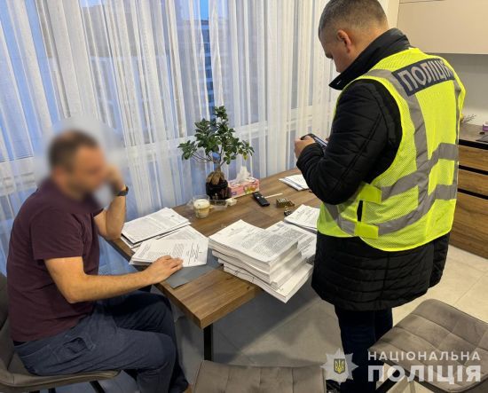 Посадовці КМДА зі спільниками крали на ремонті ліцею та укриттів: скільки змогли "наварити"