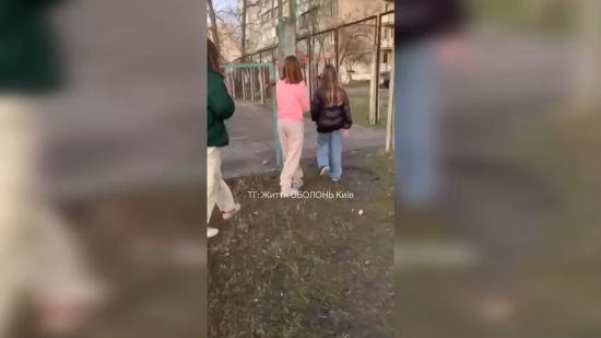 Побиття школярки в Києві: підлітки надавали ляпасів дівчинці 
