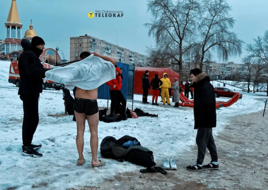 Святкування Водохреща у Києві: КМДА закликала людей утриматись від купання у водоймах