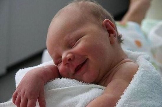 Сім'я дитини, яка народилася на парковці магазину, отримала неочікувані подарунки