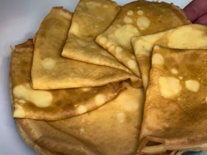 "Секретів не існує. Є кілька правил". Рецепт ідеальних млинців на окропі