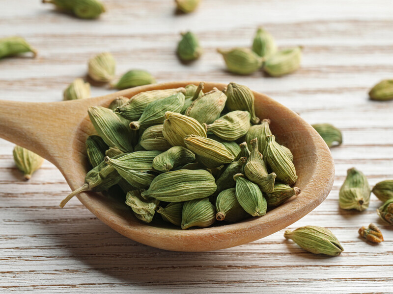 Кардамон. Користь і шкода