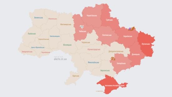 На Київщині та у низці областей повітряна тривога: ворог атакує "Шахедами"