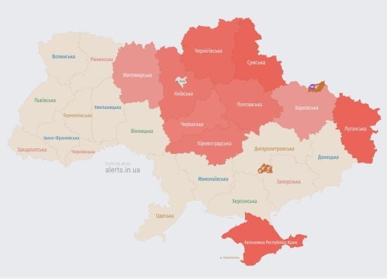 Україною кружляють ворожі дрони: озвучено траєкторію польоту