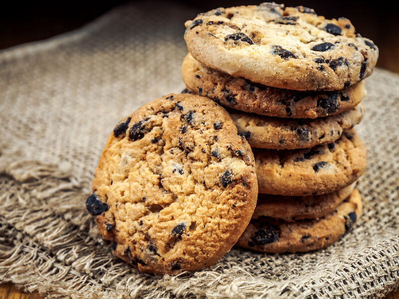 "Солодка компанія до чаю". Рецепт печива із шоколадними дропсами