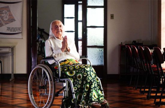 Черниця з Бразилії стала найстаршою людиною у світі: скільки їй виповнилось