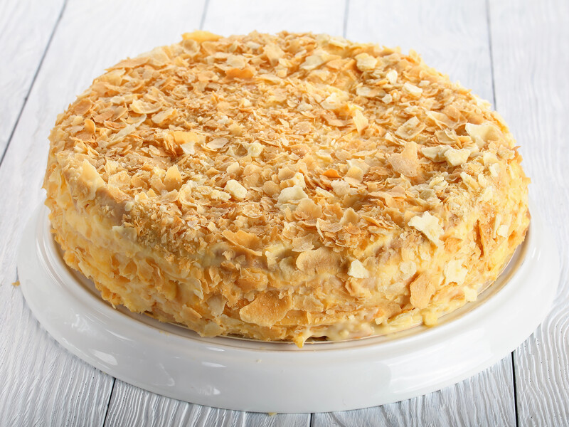 Торт "Наполеон" за цим рецептом готують дуже швидко, а виходить він неймовірно смачним і хрустким