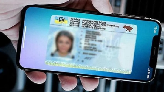 Чи потрібно змінювати старі водійські посвідчення: відповідь експерта