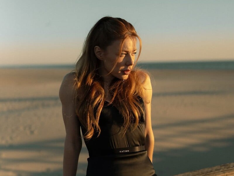 Тіна Кароль сфотографувалася у мінісукні від українського бренда. Фото