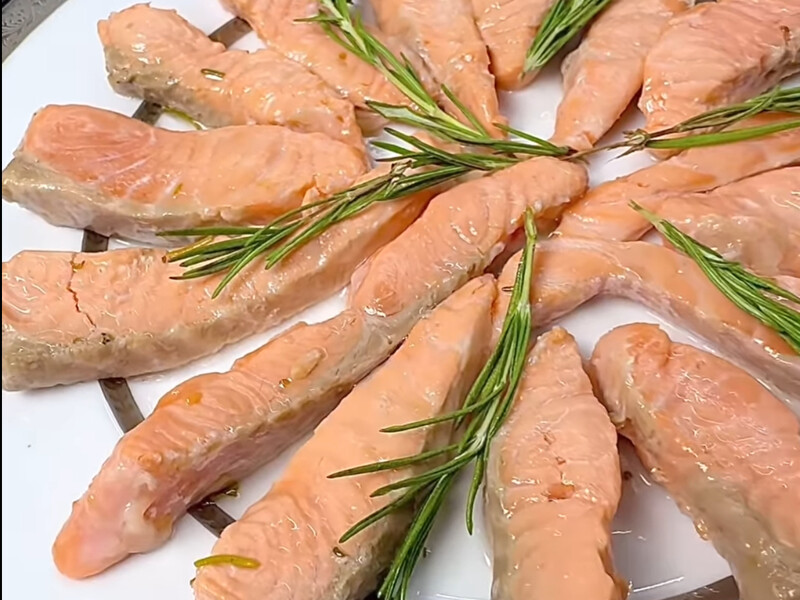 "Рецепт, якому я не зраджую вже 10 років" – ніжна й ароматна сьомга, маринована в розсолі