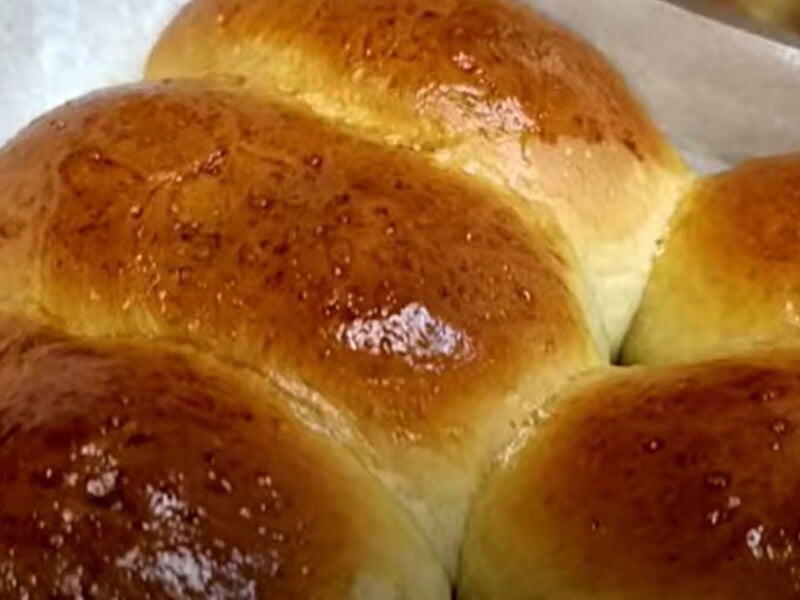 За цим рецептом тісто буде м'яким та еластичним, а пироги з нього – пухкими й ароматними За цим рецептом тісто буде м'яким та еластичним, а пироги з нього – пухкими й ароматними