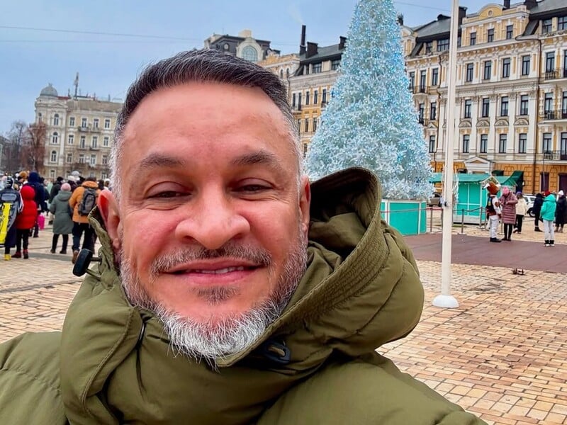 Хіменес-Браво показав архівні фото у свій день народження