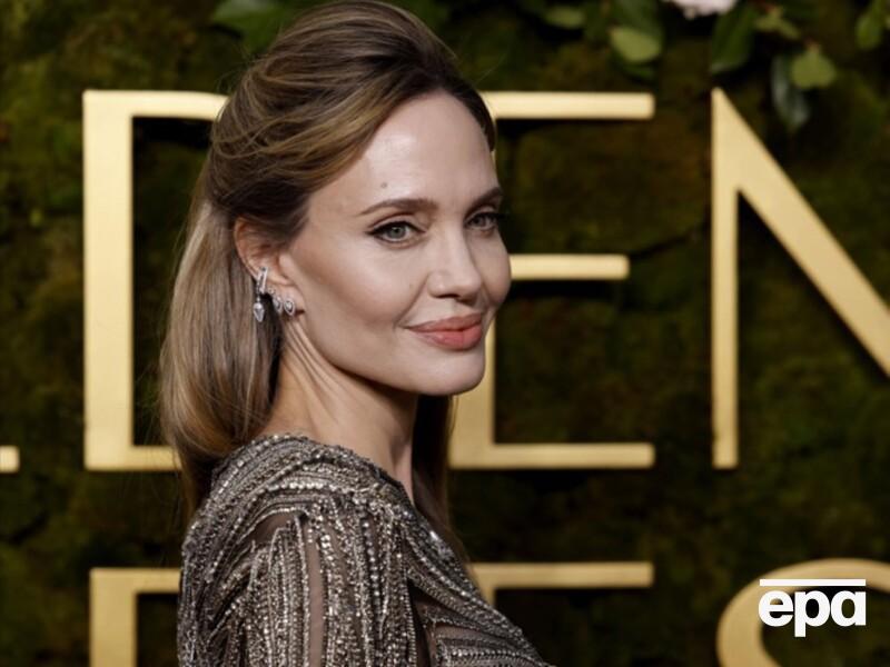 "Стали яскравою подією премії". Джолі засвітилася на "Золотому глобусі" разом із 19-річною дочкою. Фото