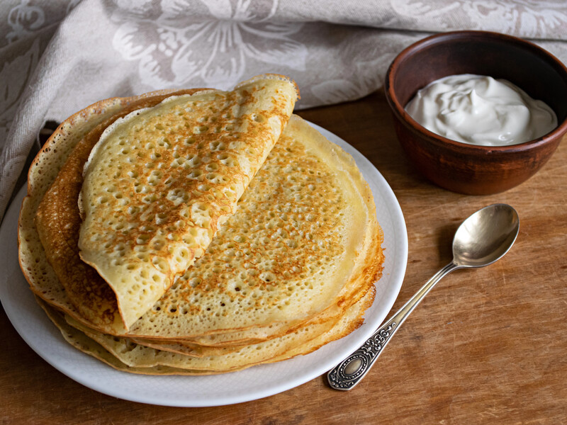 Візьміть рівну кількість цих інгредієнтів, щоб млинці вийшли смачними. Рецепт "Три склянки"