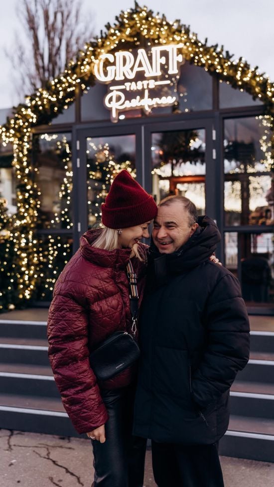 Віктор Павлік без сина поїхав на відпочинок і показав, як з дружиною час проводить