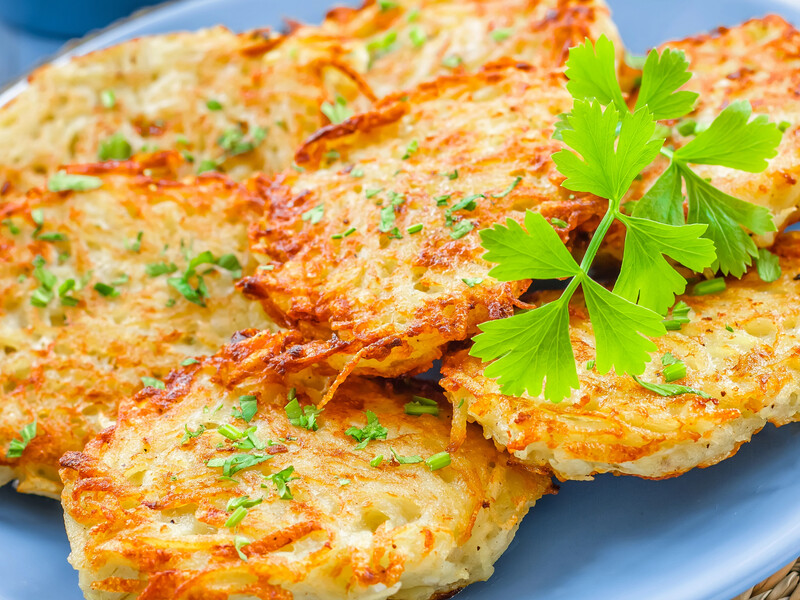 Приготуйте смачні курячі деруни за цим простим рецептом