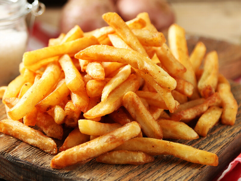 Приготуйте картоплю фрі за цим рецептом – і вона вийде дуже смачною