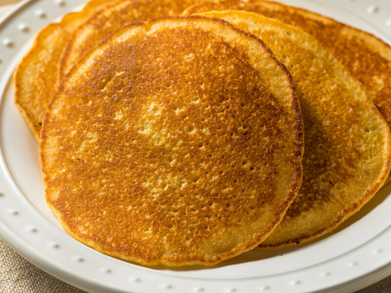 "Ніби маленькі сонечка". Рецепт млинців із кукурудзяного борошна